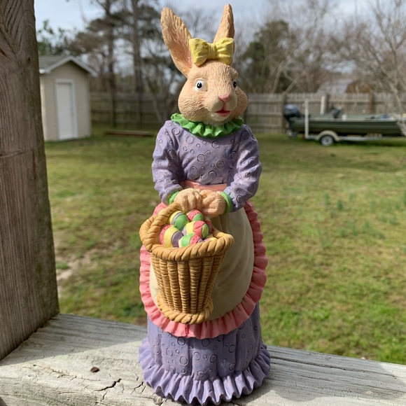 Sorrento Collection Other - Motherly Easter Rabbit Figurine 10”